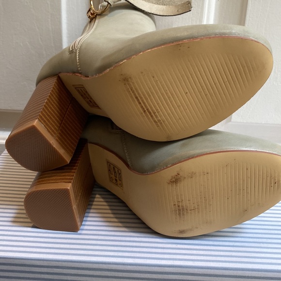 Catherine Malandrino “Carol” booties with tassel. Size 6 - Picture 9 of 9